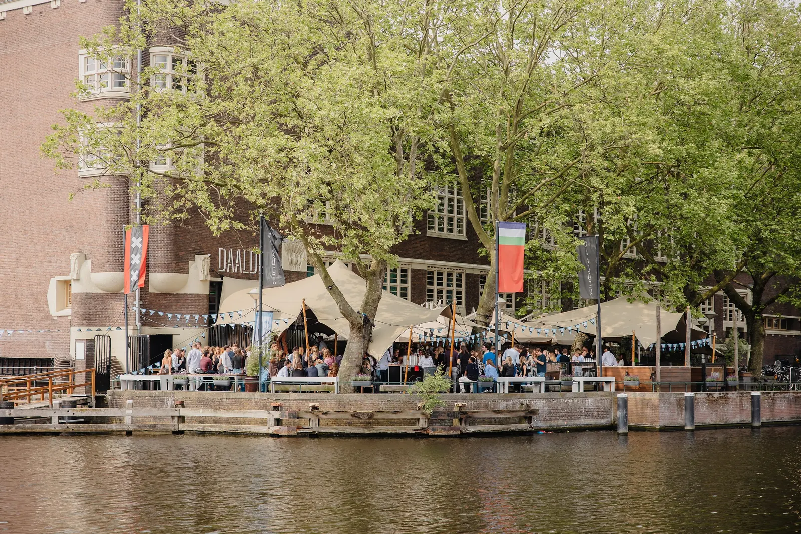 Borrel op het terras
